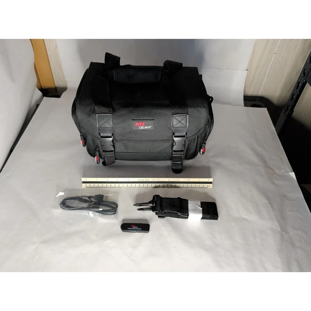 Ritz Gear; MIRRORLESS/ LARGE POINT & SHOOT CAMERA BAG NEW NO TAGS Fits Canon etc